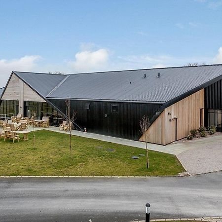 Woodland Lakes Lodges Thirsk Exterior photo