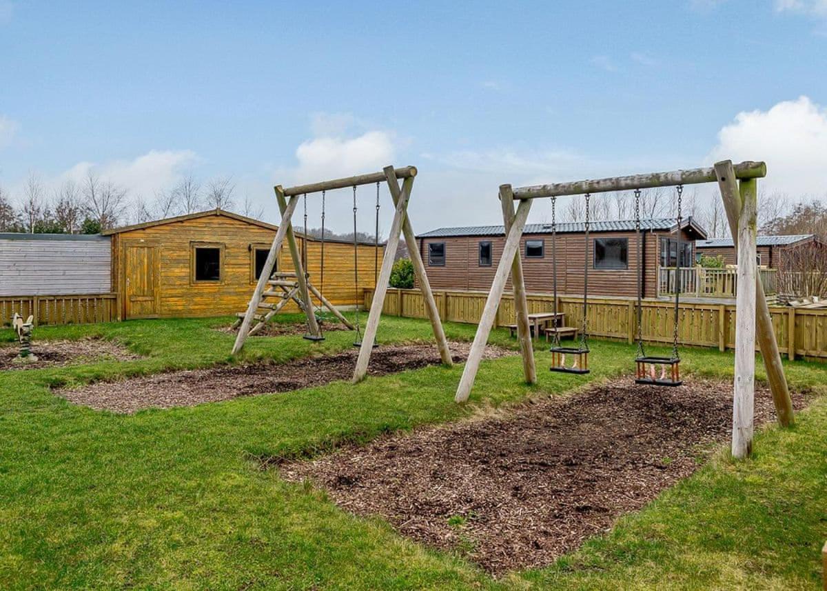 Woodland Lakes Lodges Thirsk Exterior photo