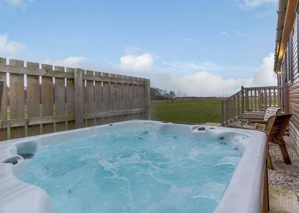 Woodland Lakes Lodges Thirsk Exterior photo