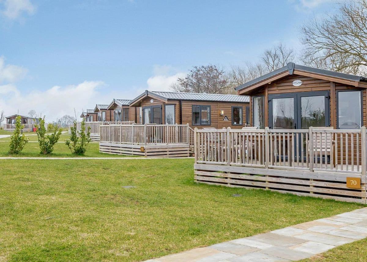 Woodland Lakes Lodges Thirsk Exterior photo