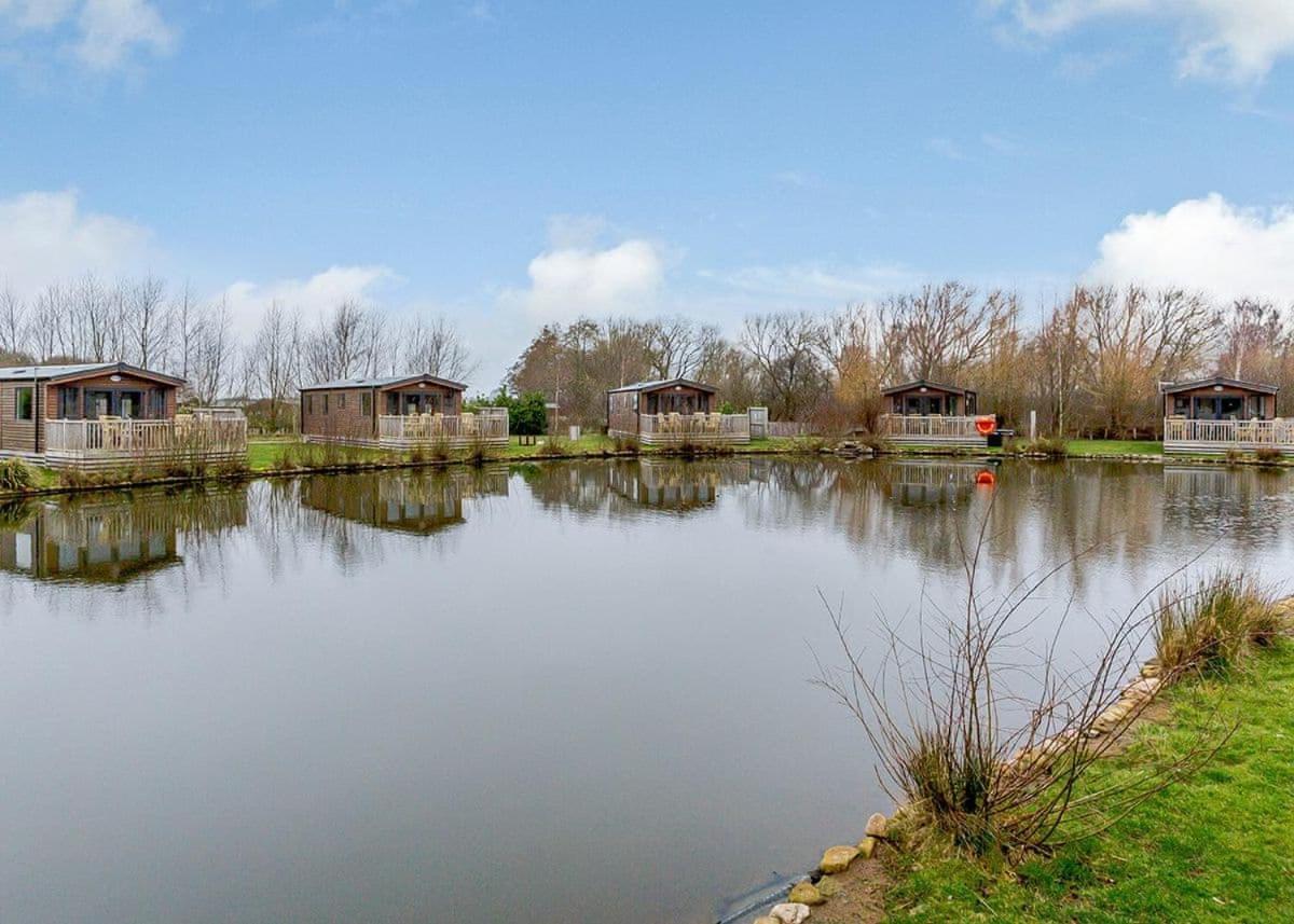 Woodland Lakes Lodges Thirsk Exterior photo